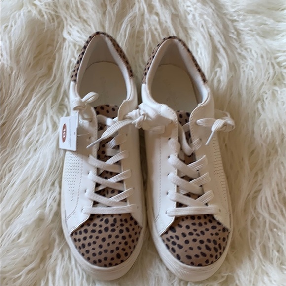 universal thread leopard sneakers